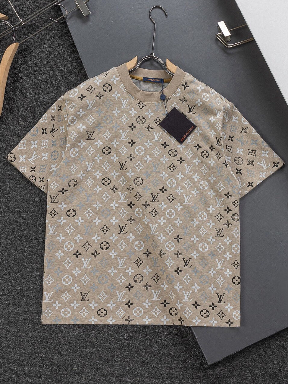 LOUIS VUITTON T-Shirt